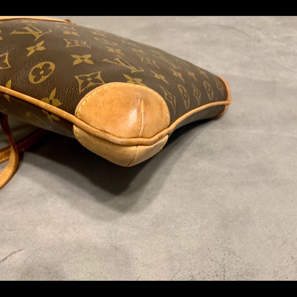 Authentic Louis Vuitton Coussin GM - Picture 16 of 16